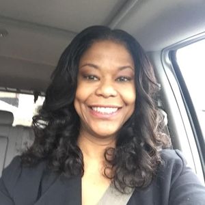 Meet your Posher, Adrianne